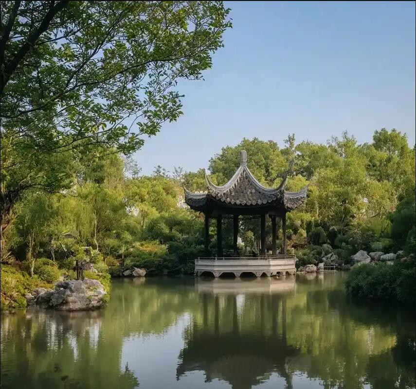 鹤城区冰夏航空航天有限公司